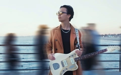 Con trai guitarist Tuấn Hùng Bức Tường đã lớn, theo nghiệp bố, ra EP trước thềm năm mới