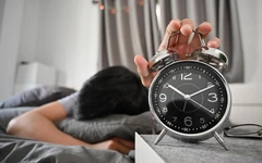 Chuyên gia cảnh báo 'ngủ nướng' trong dịp Tết Nguyên đán có thể gây hại sức khỏe