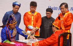 Lần đầu tiên thi đánh cờ người tại quảng trường Đông Kinh Nghĩa Thục