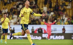 Ronaldo tiến gần hơn cột mốc 1.000 bàn thắng