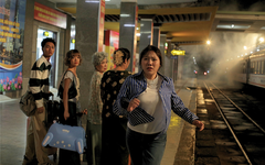 Uyển Ân thấy sợ vì tăng cân không kiểm soát trong phim Nhà mình đi thôi