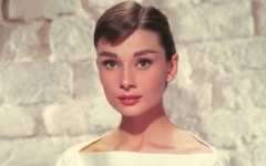 Audrey Hepburn và 10 khoảnh khắc thời trang kinh điển