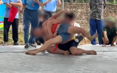 Người đàn ông tử vong sau khi đấu vật tại lễ hội truyền thống của làng