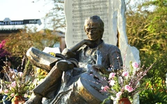 Cẩm Vân, Hà Lê… hát mừng sinh nhật Trịnh Công Sơn bên sông Hương