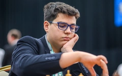 Kỳ thủ 14 tuổi gây chấn động khi lọt top 50 bảng xếp hạng cờ vua thế giới là ai?