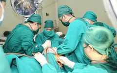 Hà Nội thu hút bác sĩ giỏi: Hỗ trợ một lần bằng 1.000 lần mức lương tối thiểu, miễn học phí cho con