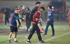 Làm sao bảo vệ đôi chân cầu thủ?