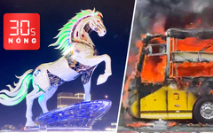 Bản tin 30s Nóng: Xe khách cháy dữ dội gần cầu Cổ Chiên; Ngắm linh vật ngựa 'phát sáng'