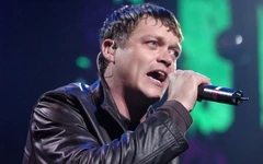 Tác giả của bản hit Kryptonite đình đám qua đời ở tuổi 47