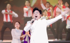Tùng Dương, Võ Hạ Trâm, Tấn Minh 'hát cho những trái tim đã đi rất xa để về' trong Xuân quê hương