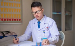 Bác sĩ trẻ vùng cao bị suy thận giai đoạn cuối được ‘hồi sinh’ từ người lạ