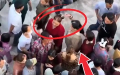 Người phụ nữ bị dàn cảnh giật dây chuyền trong chớp mắt ở Sóc Trăng