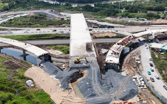 Yêu cầu báo kết quả xử lý vụ dỡ tường chắn nhánh cầu ở vành đai 3 thi công lại trước 12-3