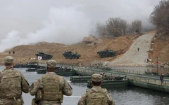 Mỹ - Hàn diễn tập vượt sông giữa lúc Triều Tiên phóng 10 tên lửa đạn đạo