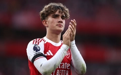 Thần đồng 16 tuổi của Arsenal lập kỷ lục không tưởng ở Ngoại hạng Anh