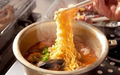 7 cách giúp tô mì ăn liền ngon hơn và cân bằng dinh dưỡng