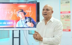 Sinh viên truyền thông học nhiếp ảnh thực tế cùng nhiếp ảnh gia Nguyễn Á