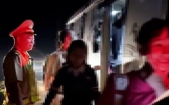 Xe khách 15 chỗ nhồi nhét 37 người, chủ xe và tài xế bị phạt 55 triệu đồng