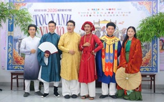 Bạn trẻ thích thú trải nghiệm Việt phục tại Ngày hội Tóc xanh vạt áo 2026