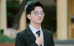 Thủ khoa phá mọi kỷ lục thi đánh giá tư duy: Tự học và luyện đề trên mạng