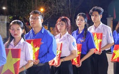 Tuổi trẻ TP.HCM trao tặng 19 di ảnh Mẹ Việt Nam anh hùng, liệt sĩ tại xã Vĩnh Lộc