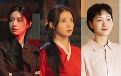 IU, Go Youn Jung và Kim Go Eun khuấy động màn ảnh Hàn tháng 4