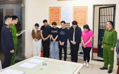 7 người giả danh bác sĩ, tiêm nước muối tăng kích thước dương vật cho khách