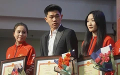 Đình Bắc được vinh danh tại chương trình Vinh quang Thể thao Việt Nam