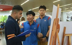 Học trò Trường Quốc tế Việt Nam - Phần Lan biến bã mía, xơ dừa thành bê tông cách nhiệt