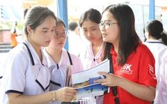 Tư vấn tuyển sinh ở Cà Mau: Học sinh không hỏi điểm, 'truy' bản chất ngành nghề