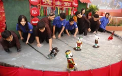 Hai giờ học sinh TP.HCM 'ngâm mình' cùng rối nước