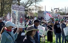 Biểu tình phản đối ông Trump và chiến tranh Iran rầm rộ khắp 50 bang của Mỹ