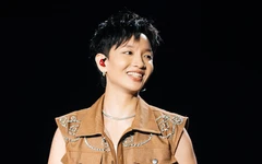 Fan rủ nhau cầu hôn, khoe nhẫn khi Hoàng Dũng hát 'Lý giải'