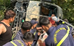 Xe khách 29 chỗ chở nhân viên ngân hàng lao xuống vực ở Tam Đảo, nhiều người bị thương