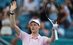 Sinner đứng trước cột mốc lịch sử