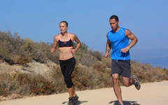 Vì sao không nên tập thể thao một mình?