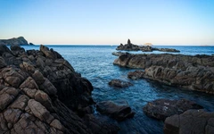 Cảnh đẹp ngỡ ngàng ở Giếng Tiên nơi lùm xùm Juky San mặc bikini chụp ảnh