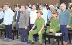 Cựu thứ trưởng Bộ Nông nghiệp cùng hơn 20 bị cáo hầu tòa trong vụ án đưa nhận hối lộ 40 tỉ đồng