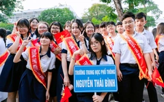 Tự tin vào lớp 10: Đội hình diễu hành Trường THPT Hàn Thuyên, Gò Vấp, Nguyễn Thái Bình, Trường Trung học Thực hành Sài Gòn