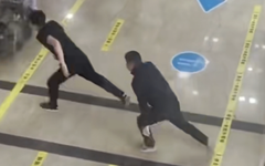 Chồng đòi đập đầu vào tường, ly hôn vì bác sĩ nam khám cho vợ bầu