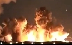 Ông Trump đăng video Mỹ dùng bom xuyên phá tấn công kho đạn lớn của Iran