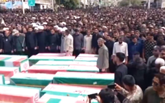 Biển người tiễn đưa 168 nữ sinh thiệt mạng sau vụ không kích trúng trường học ở Iran