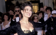 5 ngôi sao mặc xấu nhất trong lịch sử Oscar