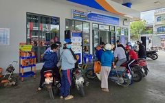 Người dân đông Đắk Lắk mua tích trữ xăng dầu, đơn vị bán lẻ khẳng định không khan hiếm