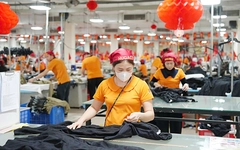 Xuất khẩu xoay xở với giá dầu tăng