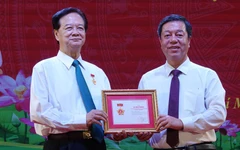 Nguyên Thủ tướng Nguyễn Tấn Dũng ra mắt sách