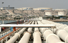 Giá dầu tăng kỷ lục vì chiến sự Iran, nguy cơ vượt 100 USD/thùng