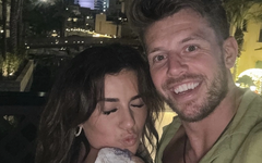 Cặp đôi 'phát hờn' vì hóa đơn khách sạn khi kẹt lại Dubai