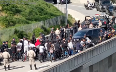 Chạy xe đạp vào cao tốc, nhóm 85 người bị cảnh sát tịch thu xe