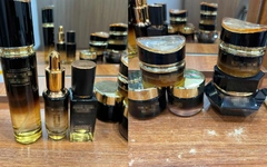 Cô gái trẻ viêm da, hỏng mặt vì dùng mỹ phẩm trôi nổi